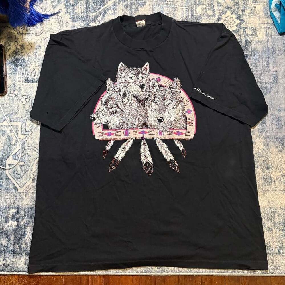 Diamond Dust Three Wolves Size XXL Black Mashantucket Pequot T-Shirt